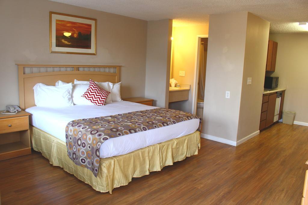Days Inn By Wyndham Lakewood South Tacoma Chambre photo