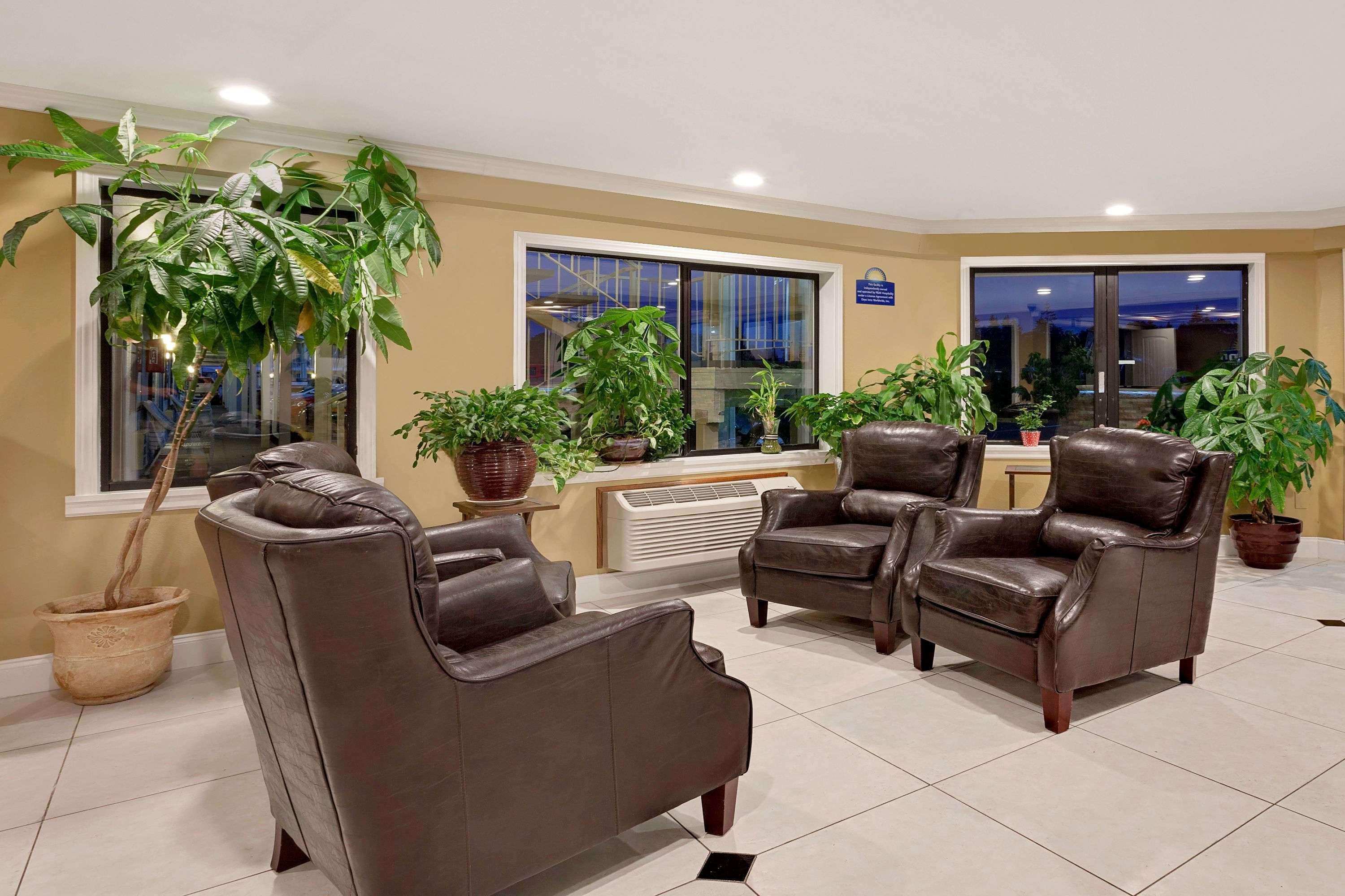 Days Inn By Wyndham Lakewood South Tacoma Extérieur photo