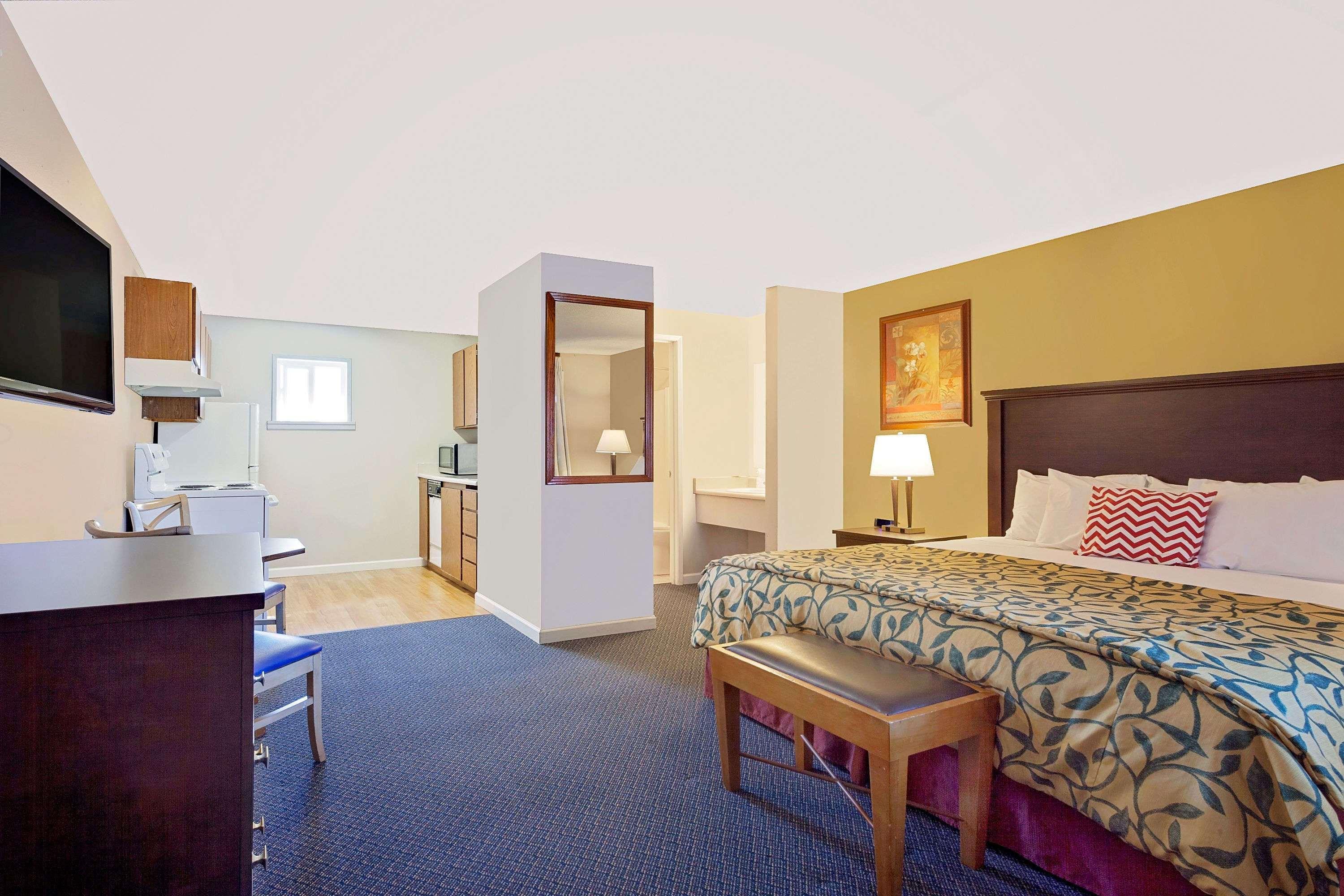 Days Inn By Wyndham Lakewood South Tacoma Extérieur photo