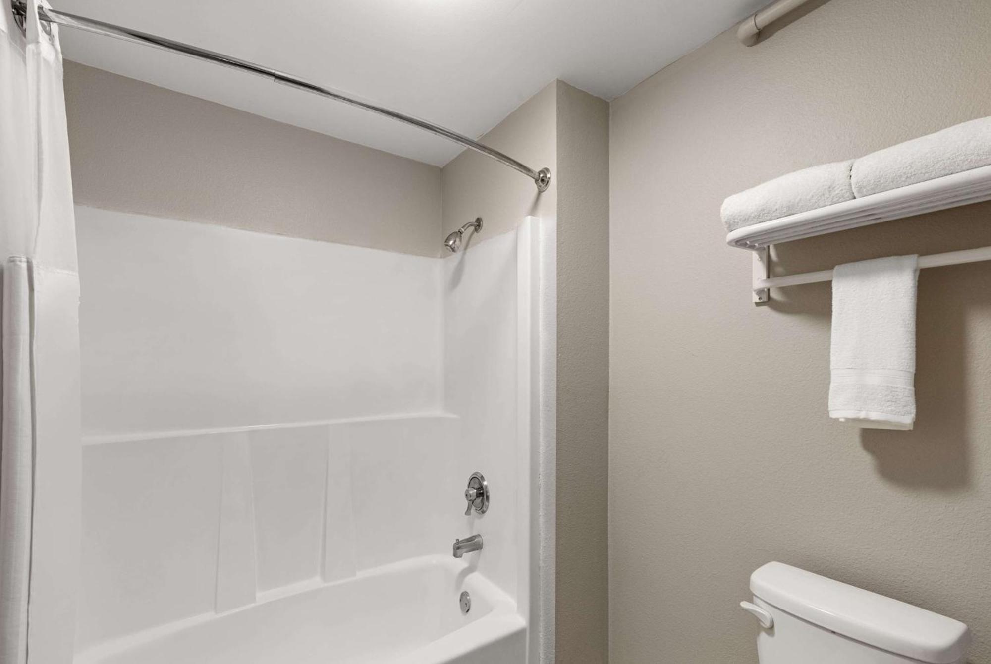 Days Inn By Wyndham Lakewood South Tacoma Extérieur photo