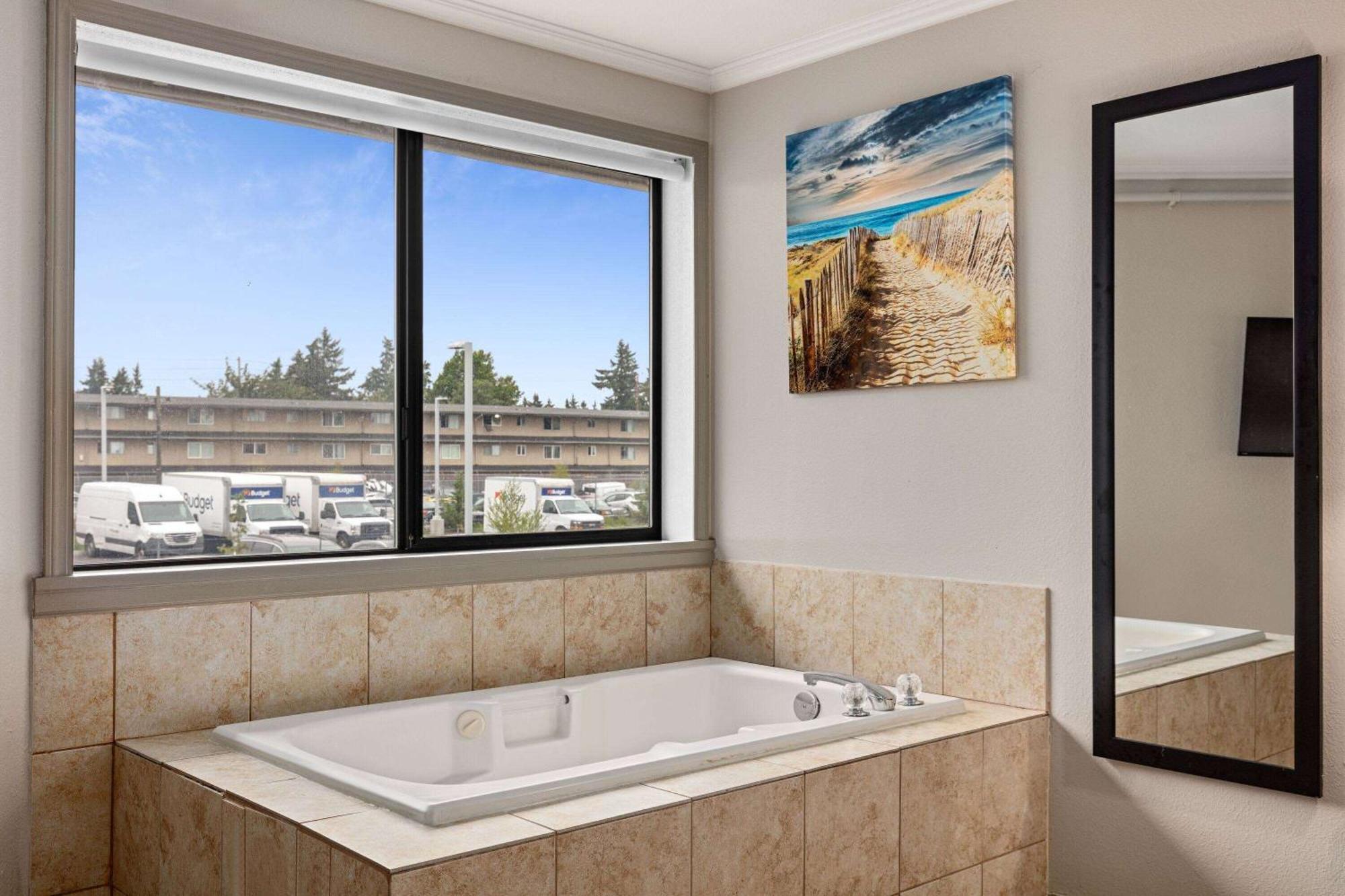Days Inn By Wyndham Lakewood South Tacoma Extérieur photo