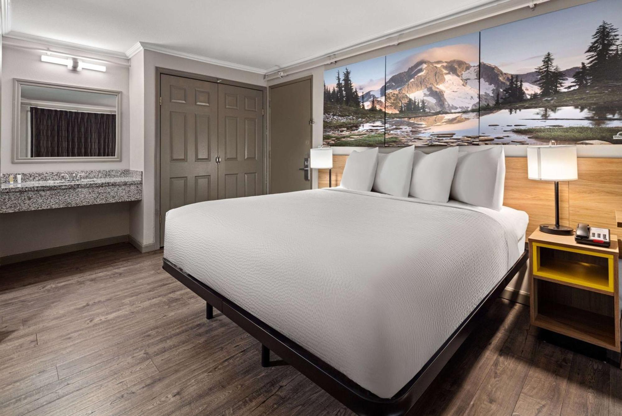 Days Inn By Wyndham Lakewood South Tacoma Extérieur photo