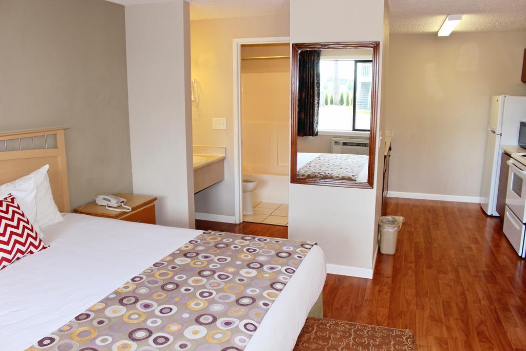 Days Inn By Wyndham Lakewood South Tacoma Extérieur photo