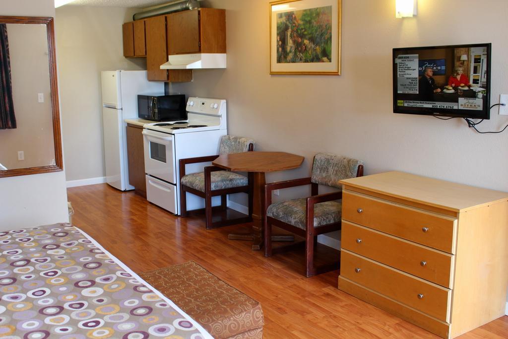 Days Inn By Wyndham Lakewood South Tacoma Extérieur photo