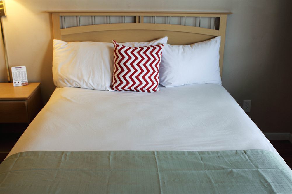 Days Inn By Wyndham Lakewood South Tacoma Extérieur photo