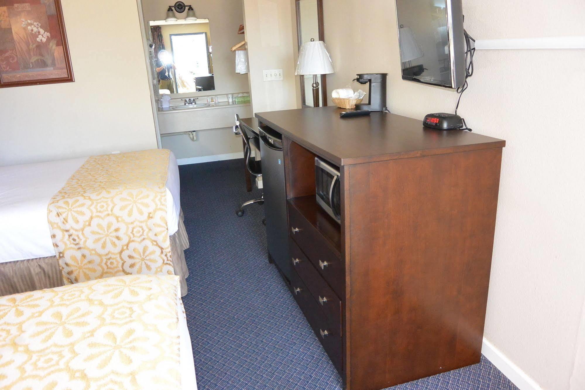 Days Inn By Wyndham Lakewood South Tacoma Extérieur photo